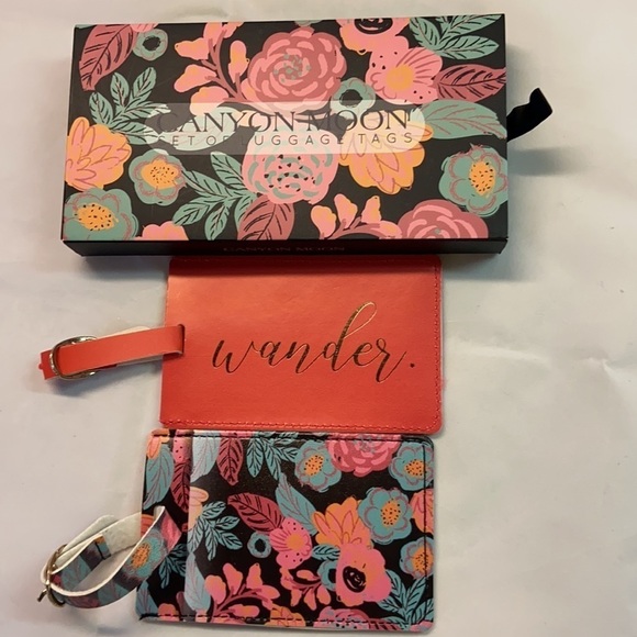 Canyon Moon Wander Set of Luggage Tags NWT - Picture 1 of 4